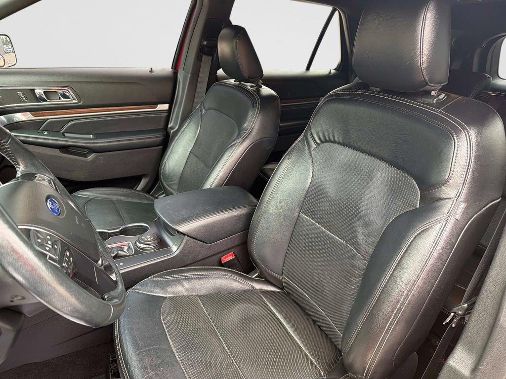 Used 2019 Ford Explorer Limited w/ Ford Safe & Smart Package AWD/4WD image 21