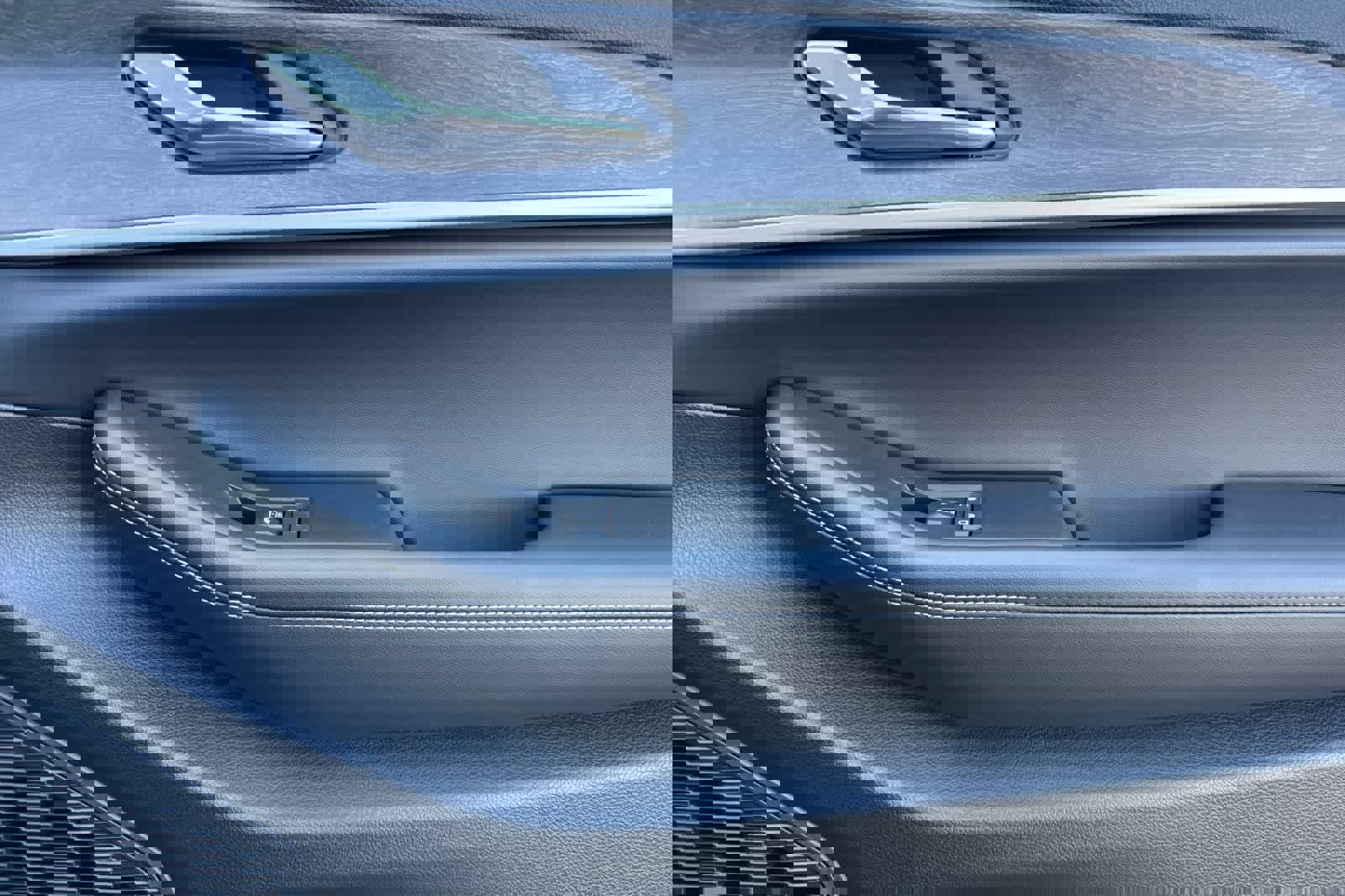 New 2025 Jeep Grand Cherokee Limited w/ Luxury Tech Group II image 19