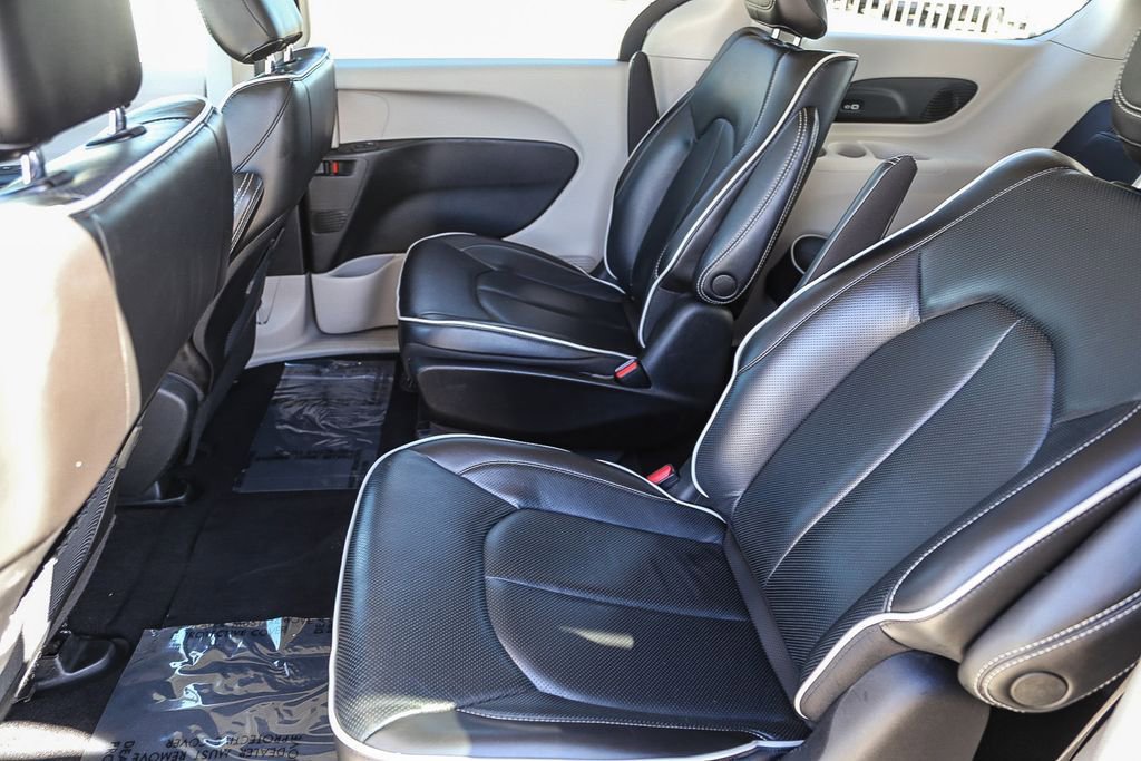 Used 2023 Chrysler Pacifica Limited image 19
