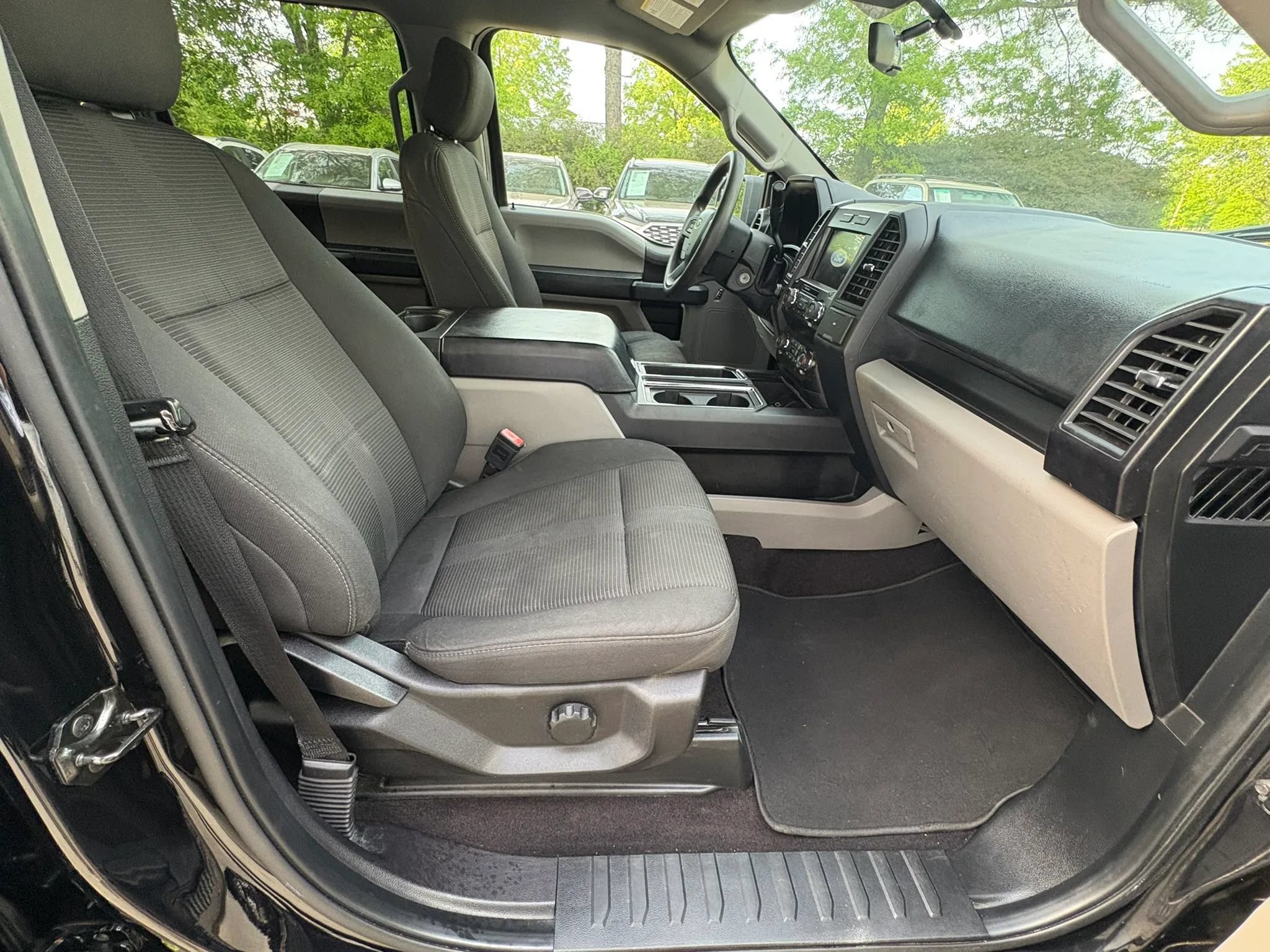Used 2019 Ford F150 XL w/ Equipment Group 101A Mid AWD/4WD image 9