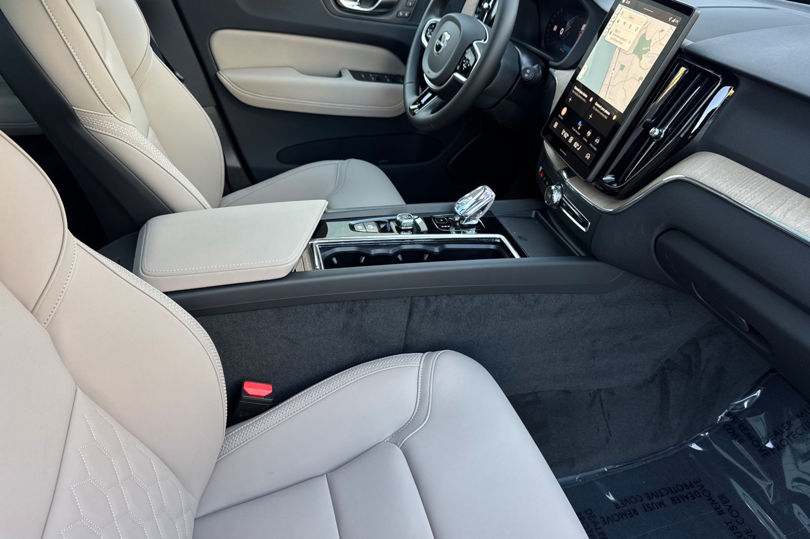 New 2026 Volvo XC60 B5 Plus w/ Climate Package AWD/4WD image 14