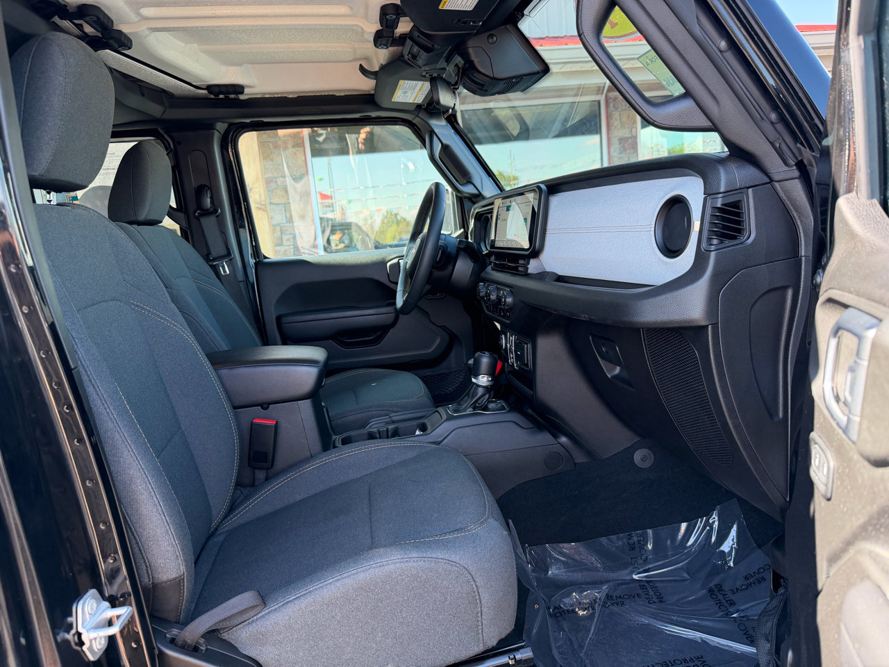 Used 2024 Jeep Wrangler Unlimited image 22