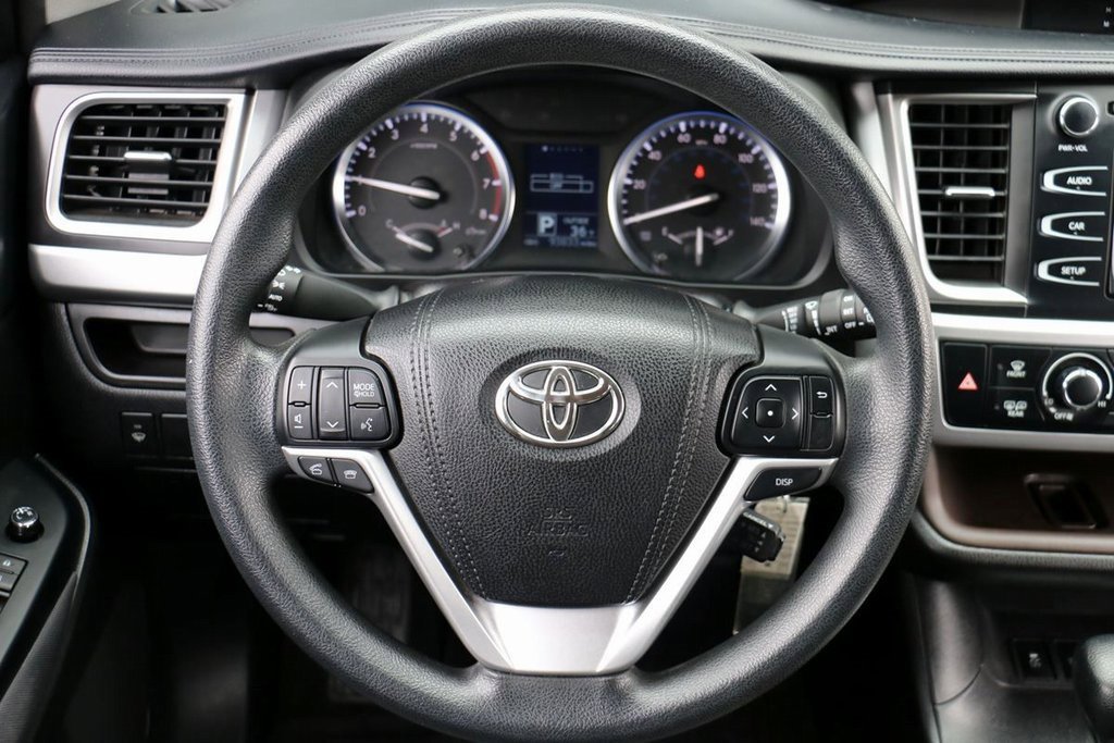 Used 2015 Toyota Highlander LE image 20