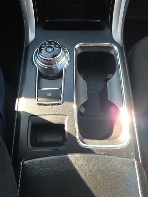 Used 2020 Ford Fusion SE image 33