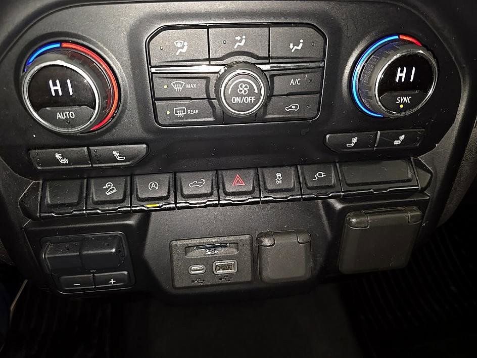 Used 2021 Chevrolet Silverado 1500 LT w/ Z71 Off-Road Package image 23