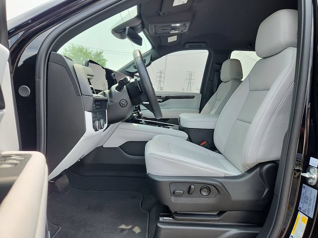 Used 2025 Chevrolet Tahoe Premier AWD/4WD image 9