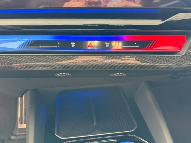 Used 2025 BMW M5 w/ Carbon Package image 17