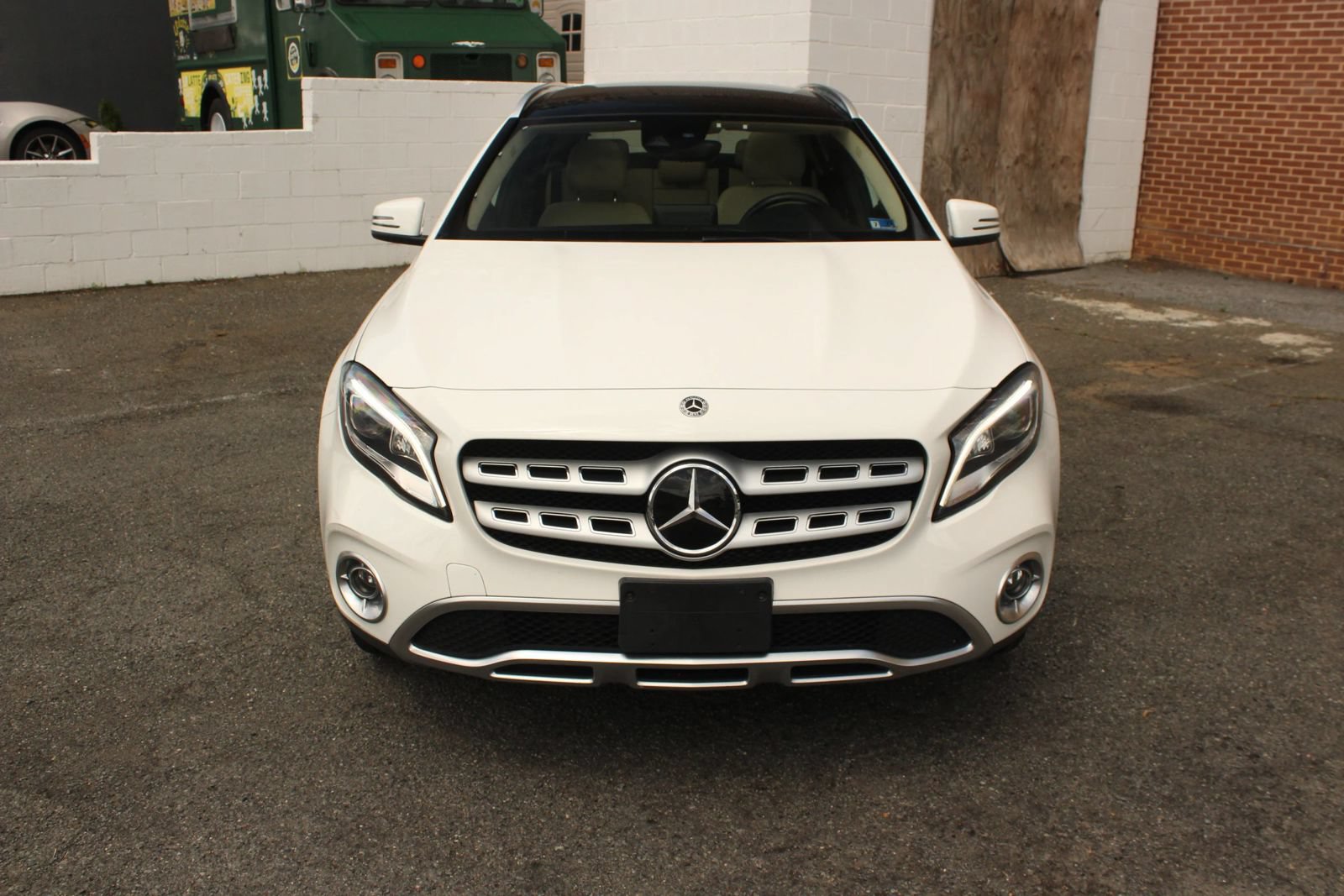 Used 2020 Mercedes-Benz GLA 250 4MATIC w/ Premium Package image 3