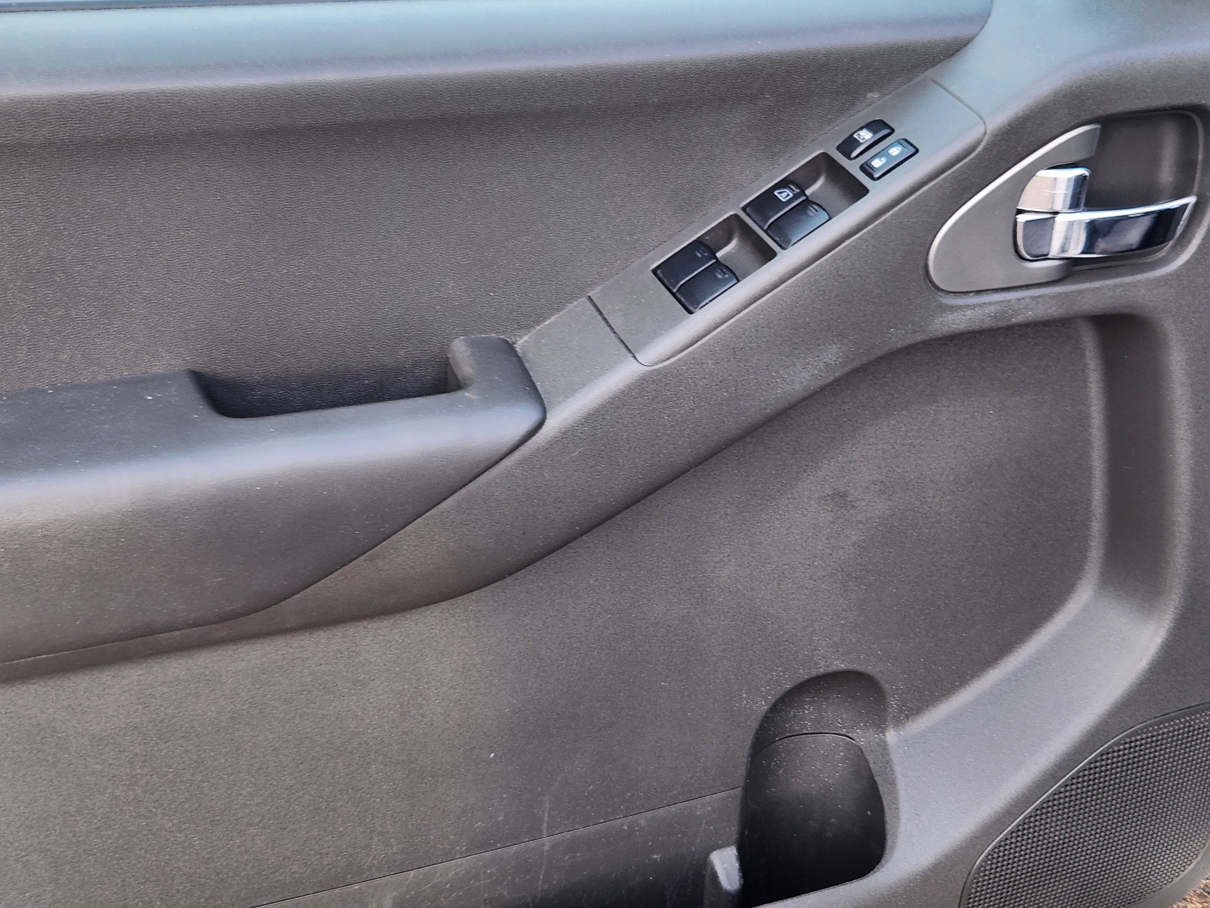 Used 2012 Suzuki Equator Sport image 17