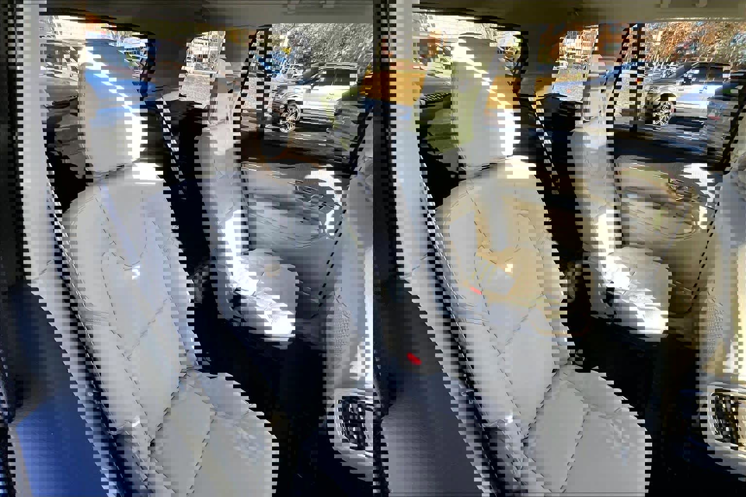 Certified 2024 Volvo XC90 B6 Plus image 18