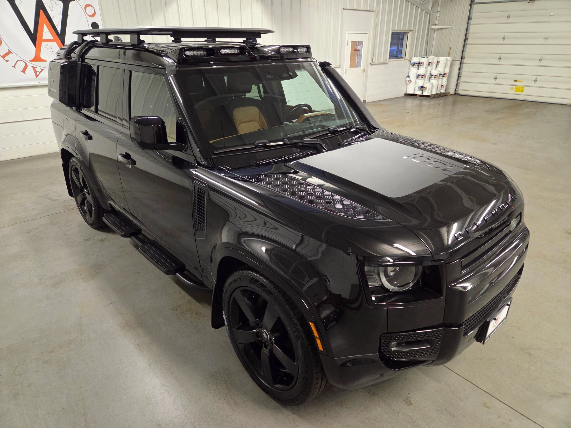 Used 2024 Land Rover Defender 130 X-Dynamic SE AWD/4WD image 11