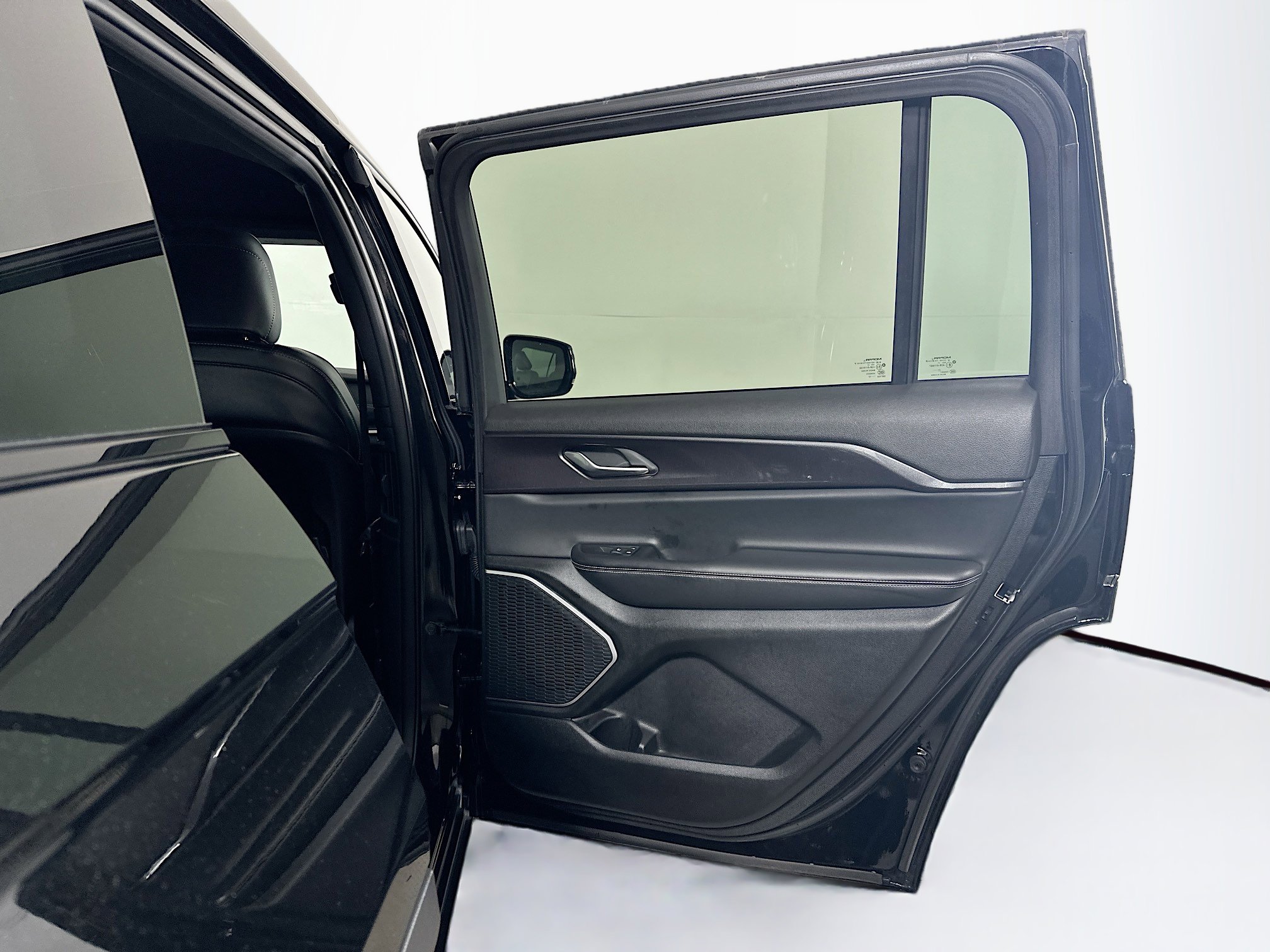 Used 2022 Jeep Grand Cherokee L Laredo image 31