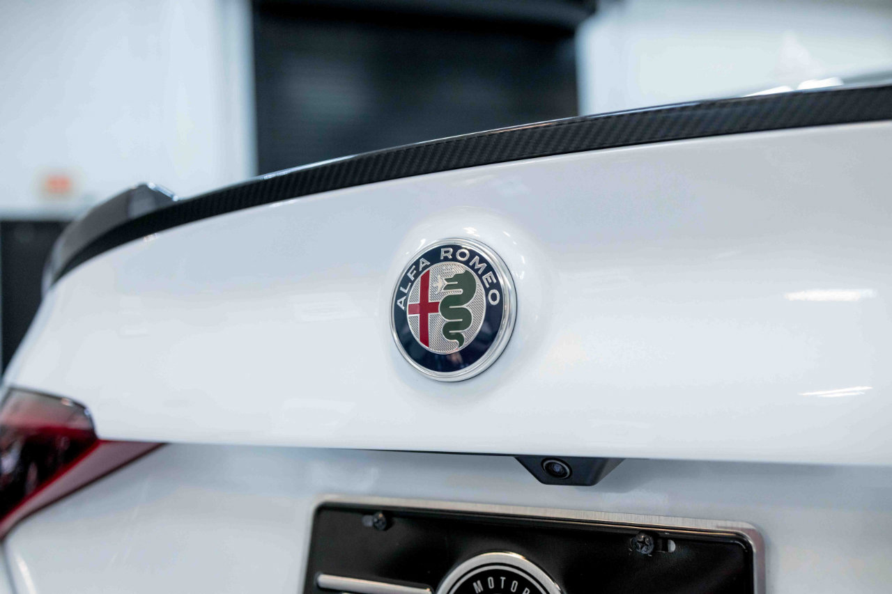 Used 2017 Alfa Romeo Giulia Quadrifoglio image 25