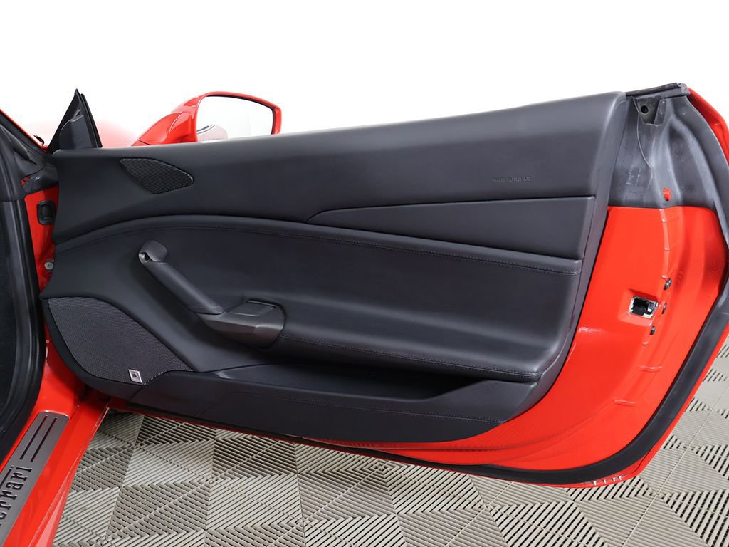 Used 2019 Ferrari 488 Spider image 8