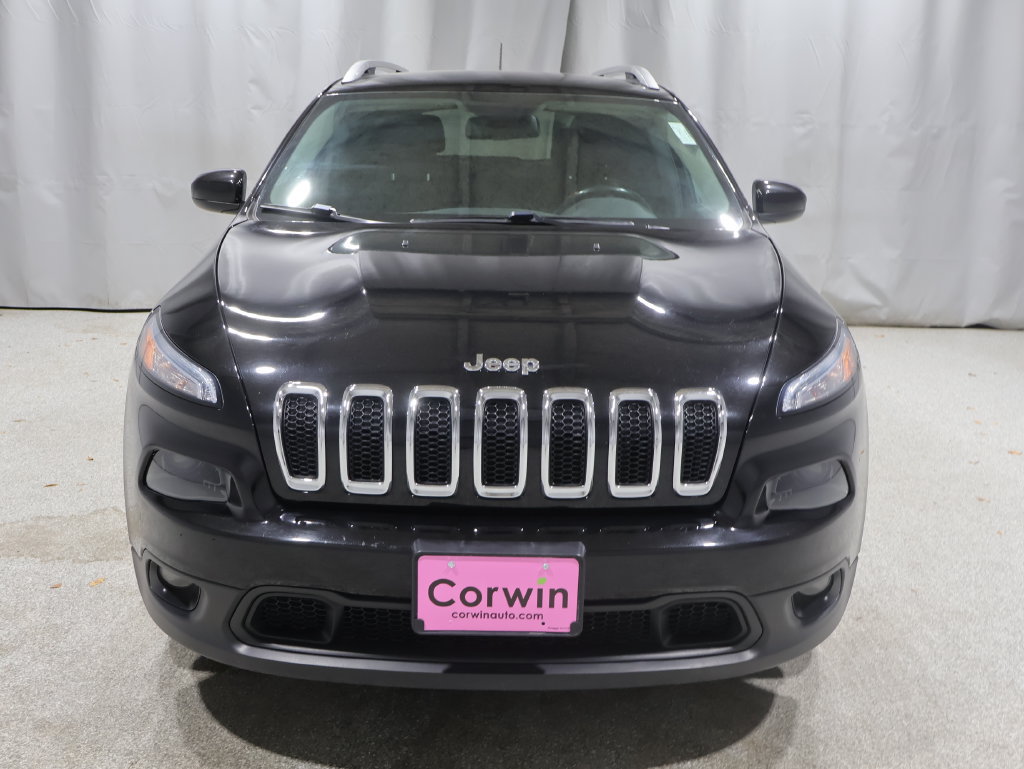 Used 2018 Jeep Cherokee Latitude w/ Cold Weather Group FWD image 8