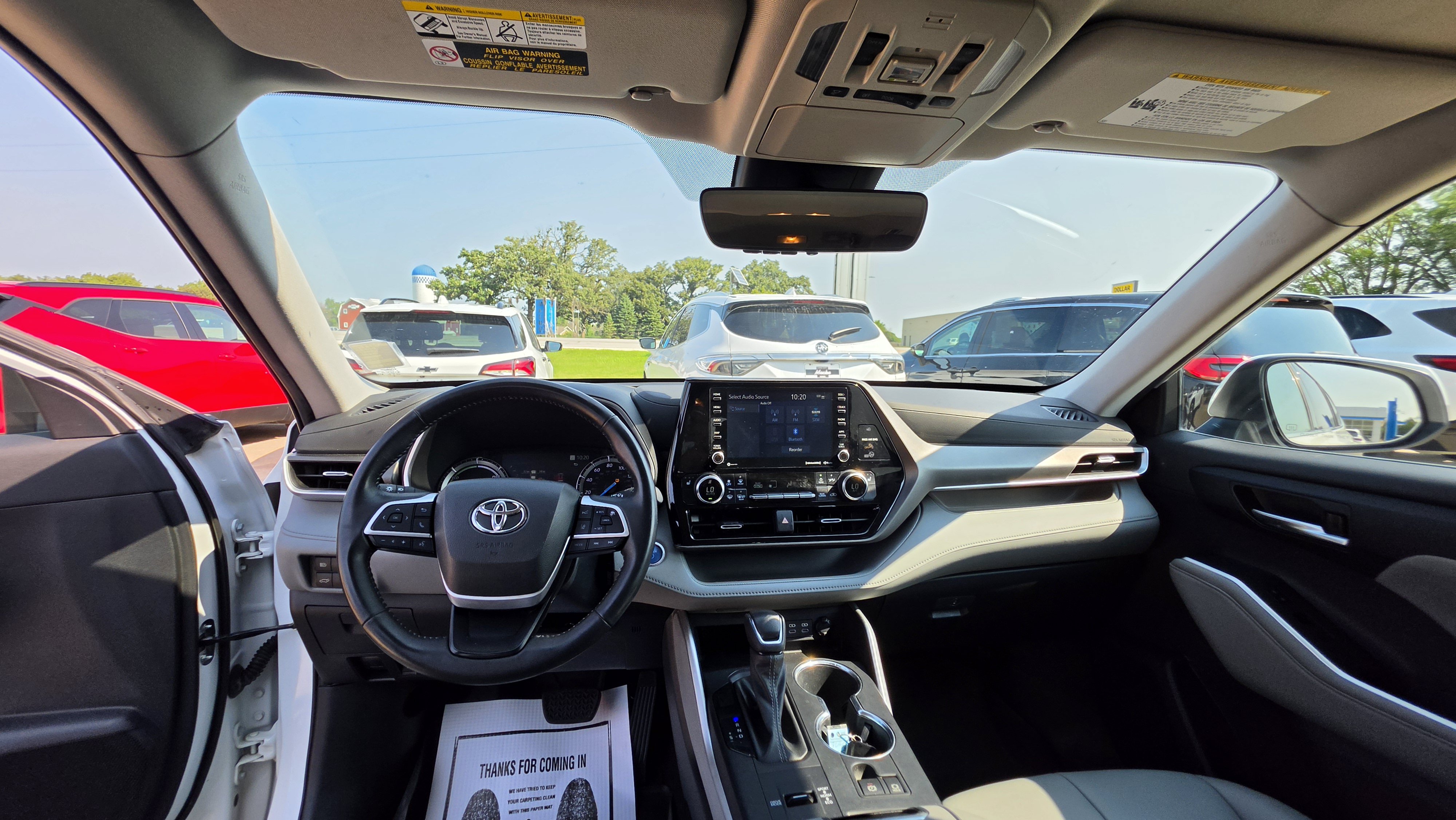 Used 2022 Toyota Highlander XLE AWD/4WD image 20