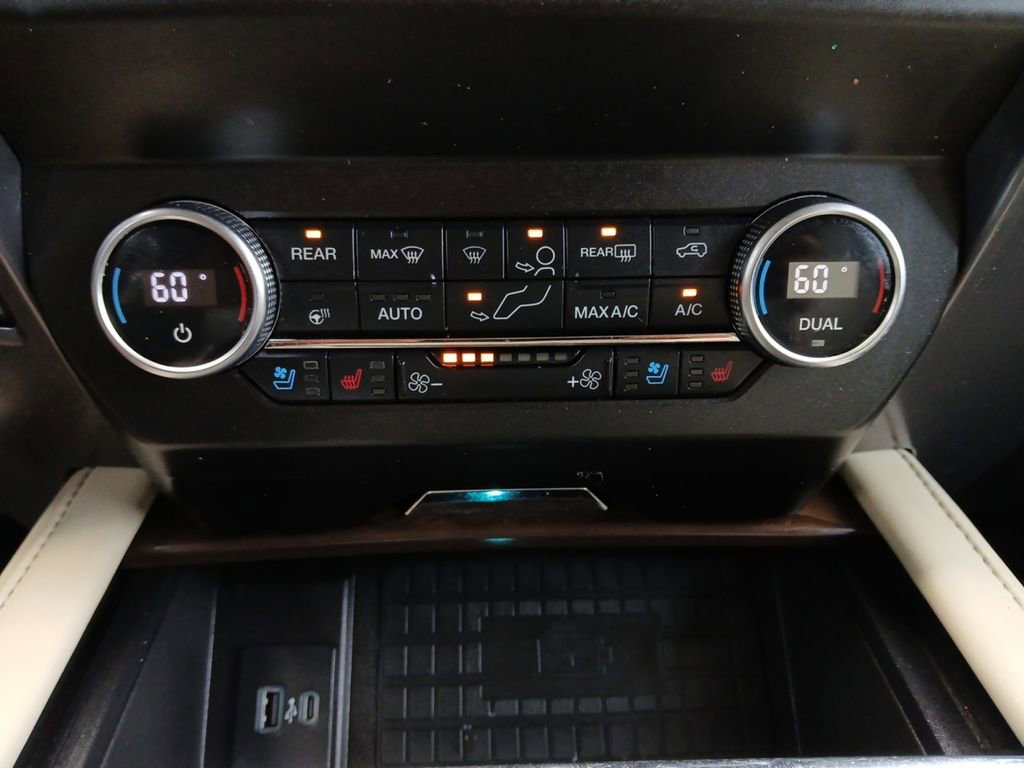 Used 2020 Ford Expedition Max Platinum RWD image 4
