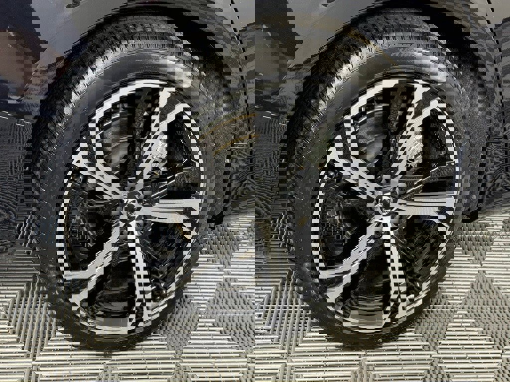 New 2024 Volvo S60 B5 Plus w/ Climate Package image 6