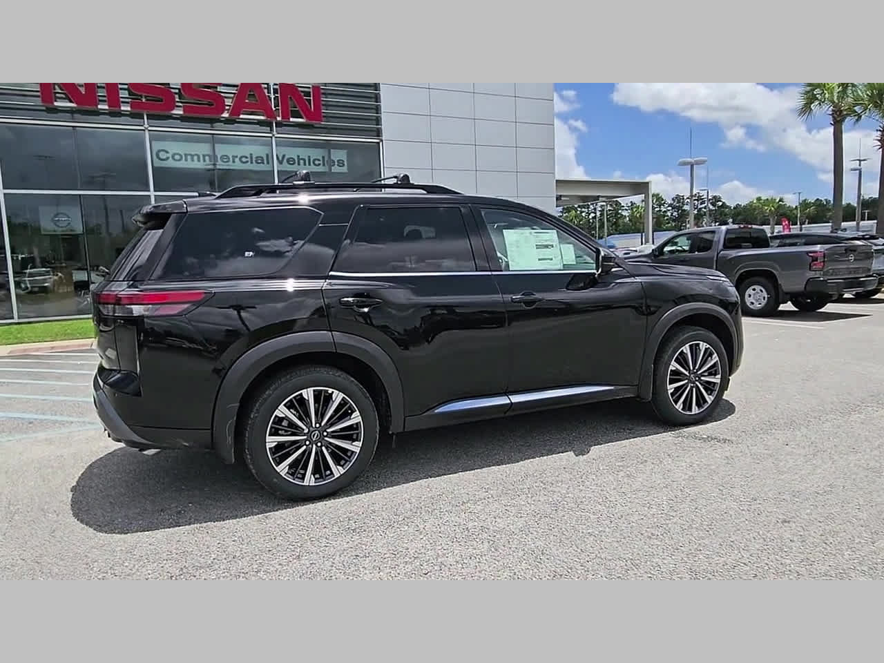 New 2026 Nissan Pathfinder Platinum FWD image 33