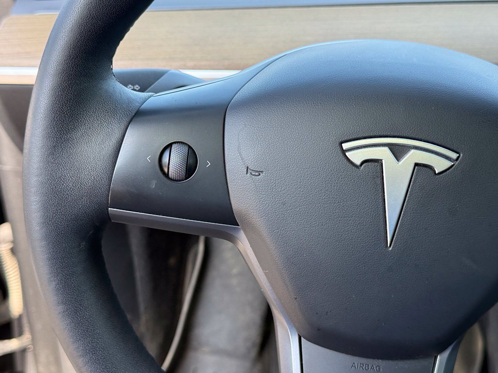 Used 2023 Tesla Model Y Long Range AWD/4WD image 15