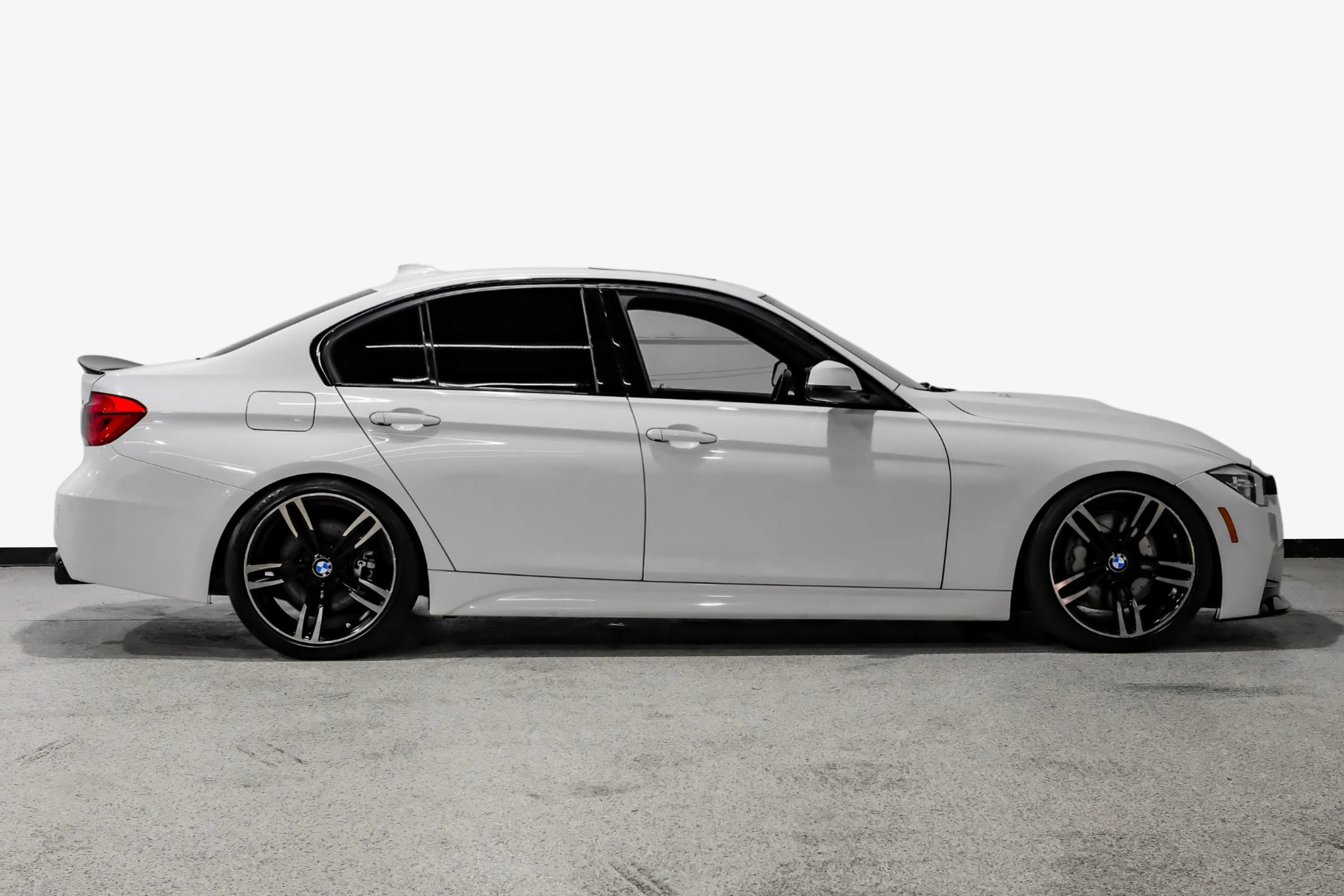 Used 2017 BMW 340i Sedan RWD image 5