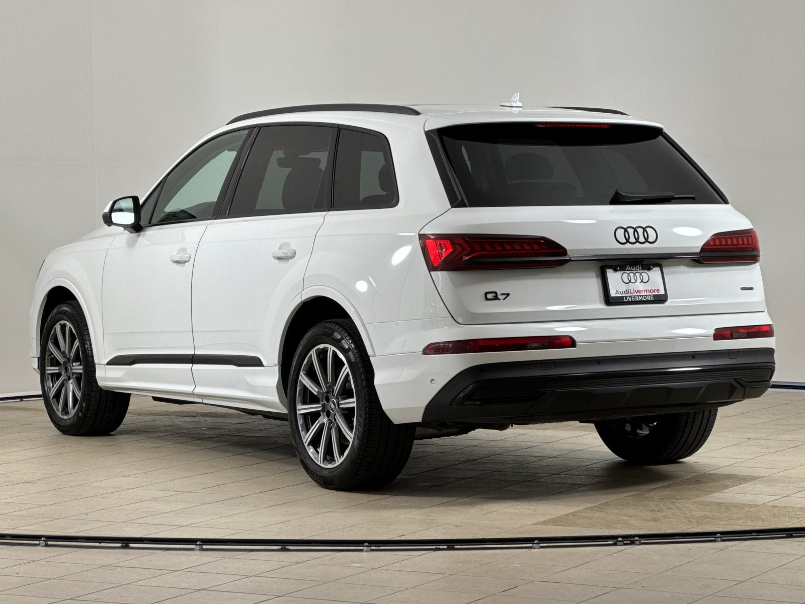 Used 2023 Audi Q7 2.0T Premium Plus w/ Premium Plus Package AWD/4WD image 4