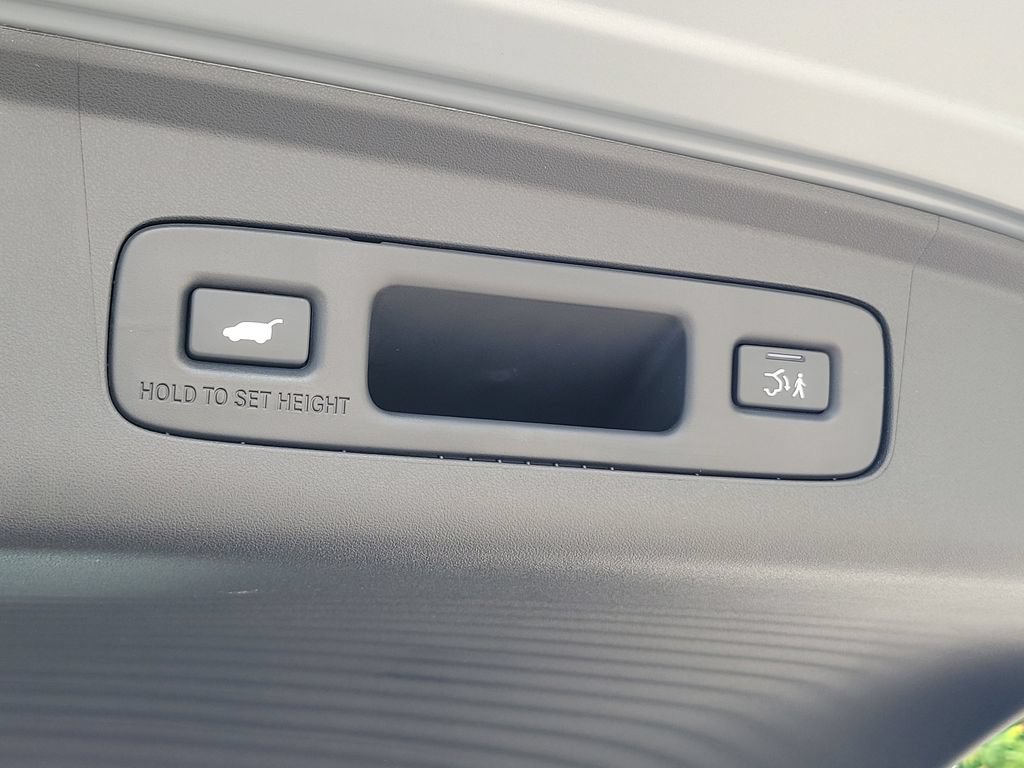 Certified 2026 Acura ADX FWD image 14