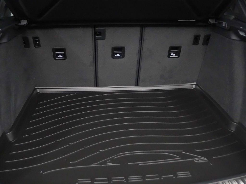 New 2026 Porsche Macan S image 13