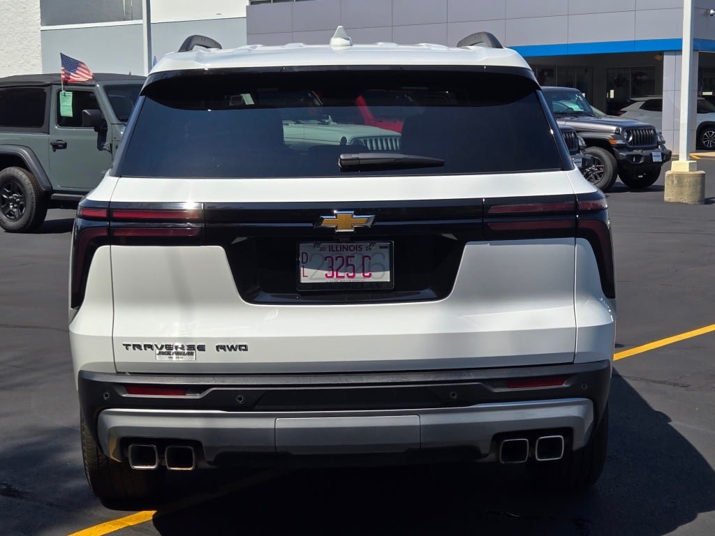 Used 2026 Chevrolet Traverse LT AWD/4WD image 14