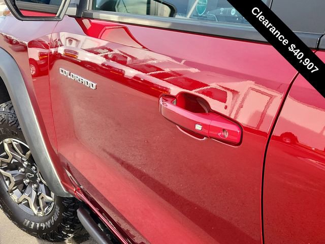 Used 2024 Chevrolet Colorado ZR2 w/ Technology Package image 17