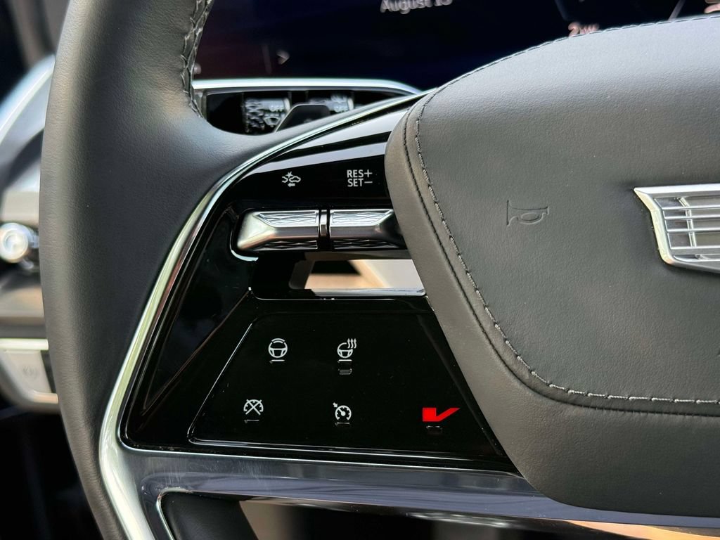 Used 2026 Cadillac Vistiq Luxury w/ LPO, Floor Liner Package AWD/4WD image 31