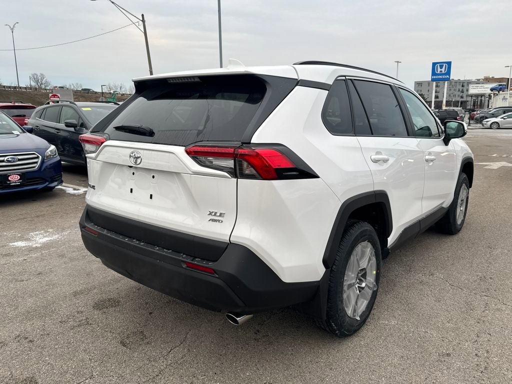 New 2025 Toyota RAV4 XLE image 7