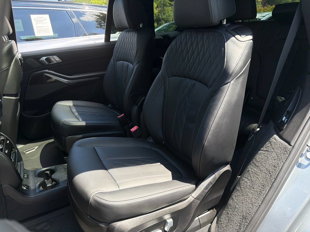 Used 2023 BMW X7 xDrive40i w/ M Sport Package AWD/4WD image 29