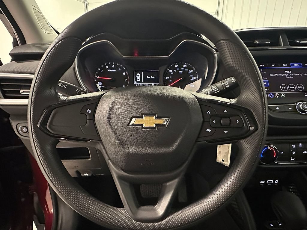 Used 2022 Chevrolet TrailBlazer LS AWD/4WD image 30