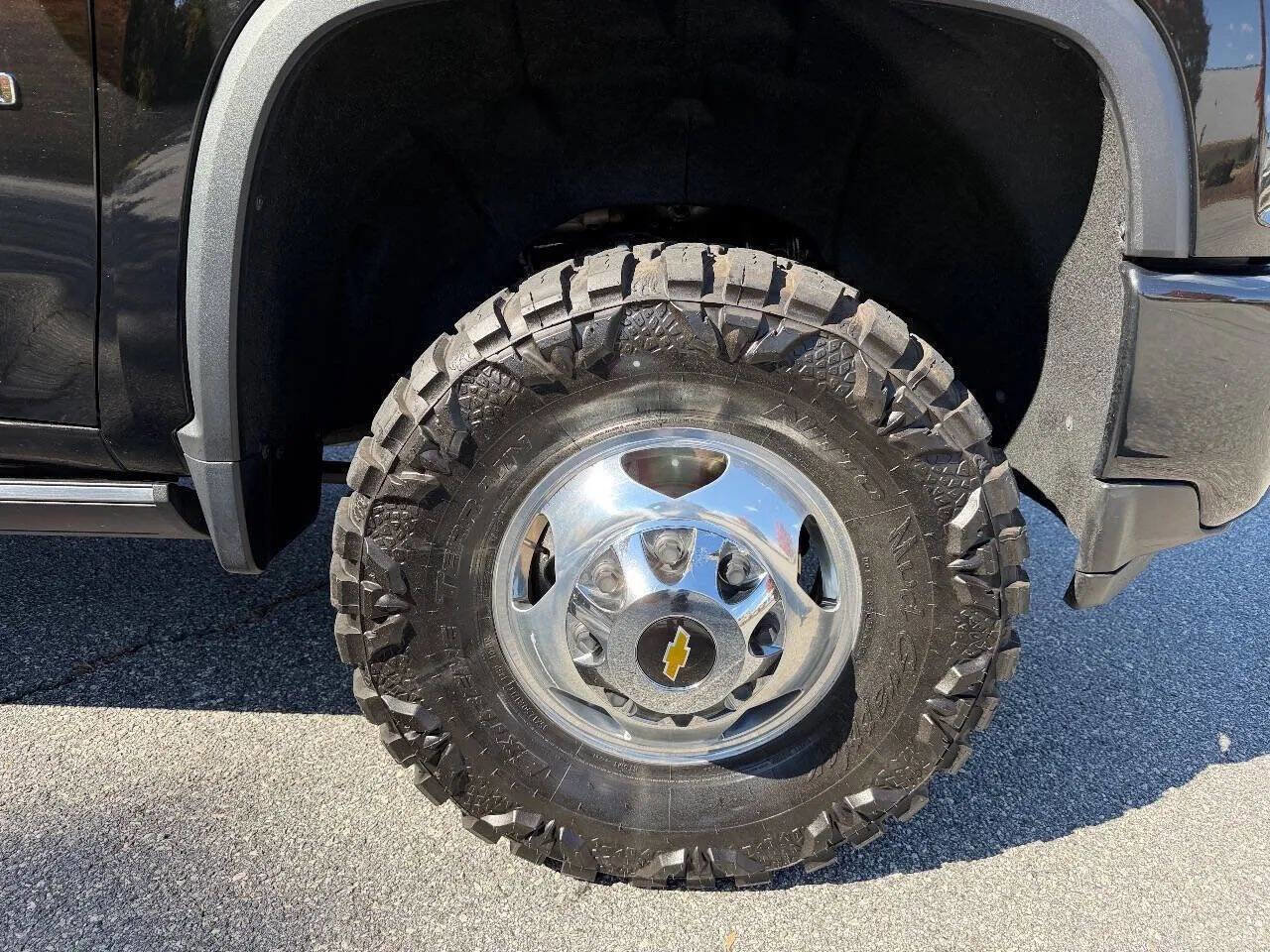 Used 2023 Chevrolet Silverado 3500 High Country image 9