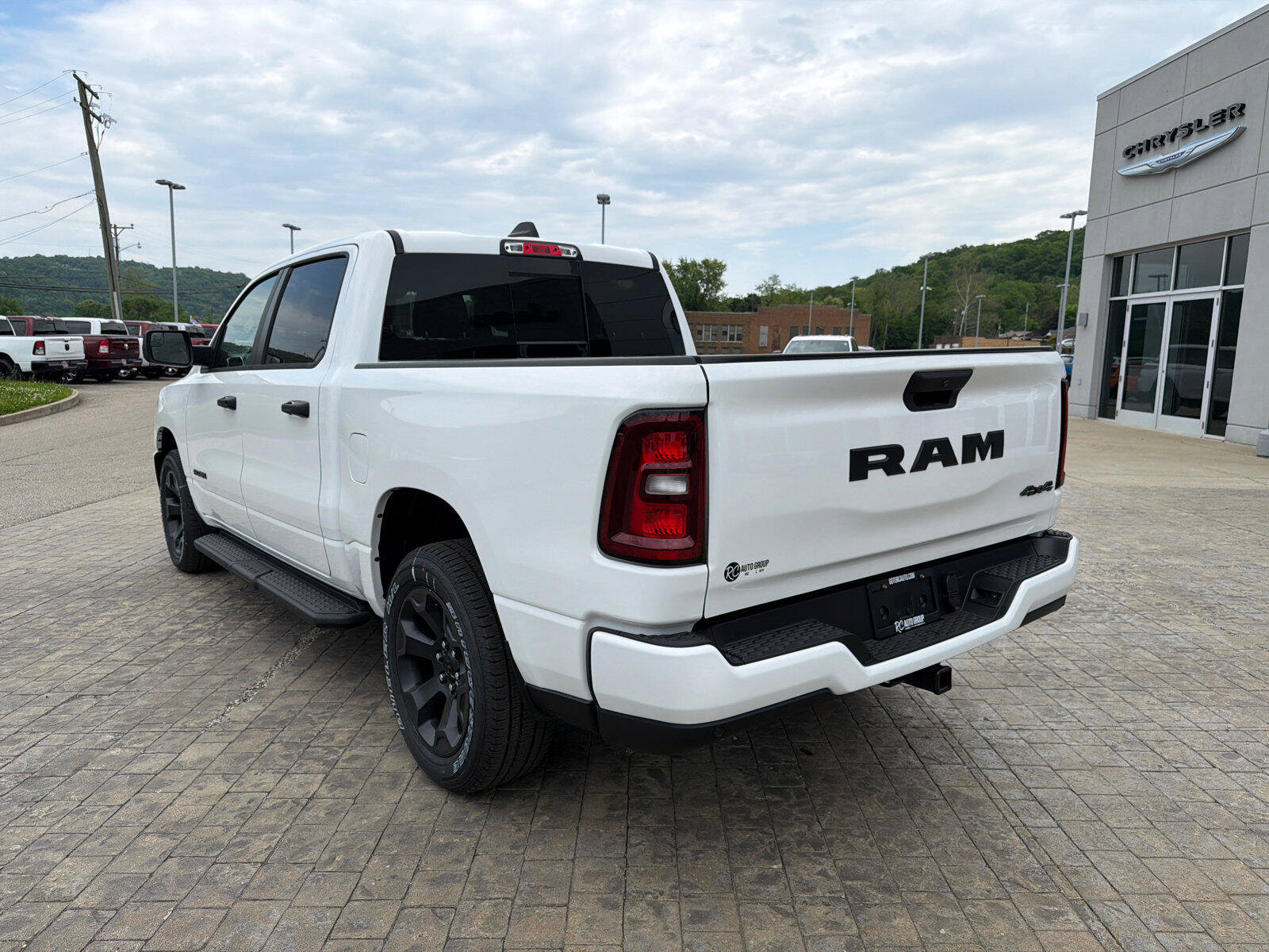 New 2026 RAM 1500 Express AWD/4WD image 6