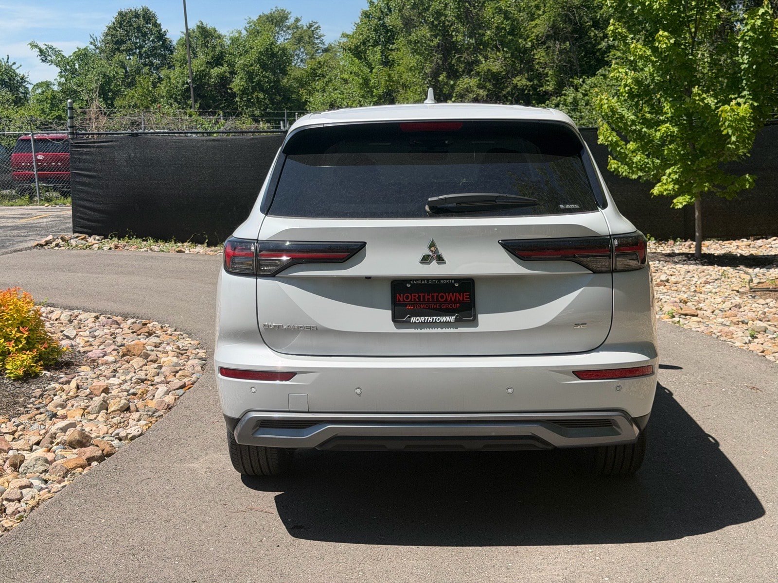 New 2026 Mitsubishi Outlander SE AWD/4WD image 4