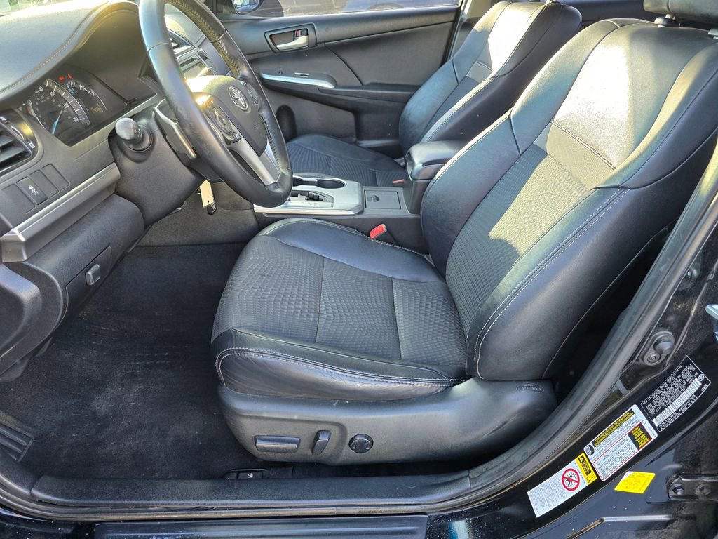Used 2013 Toyota Camry SE image 23