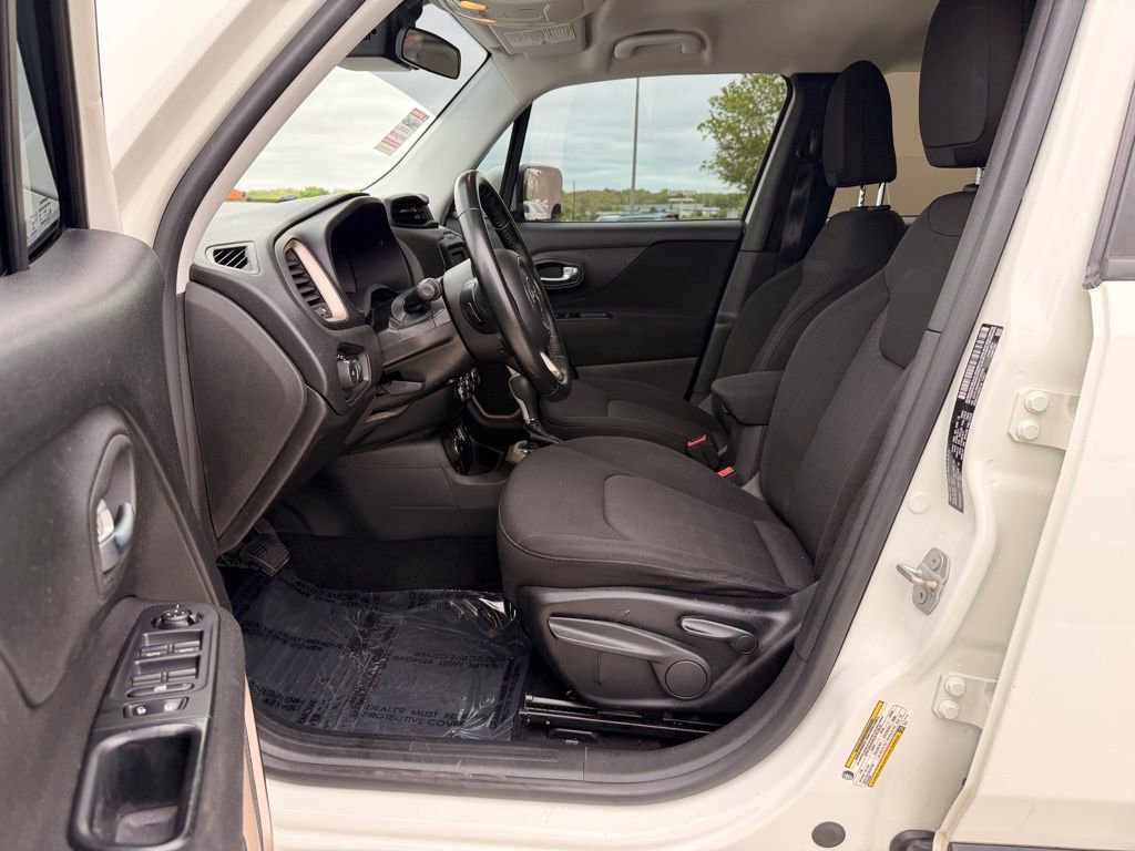 Used 2017 Jeep Renegade Latitude AWD/4WD image 24