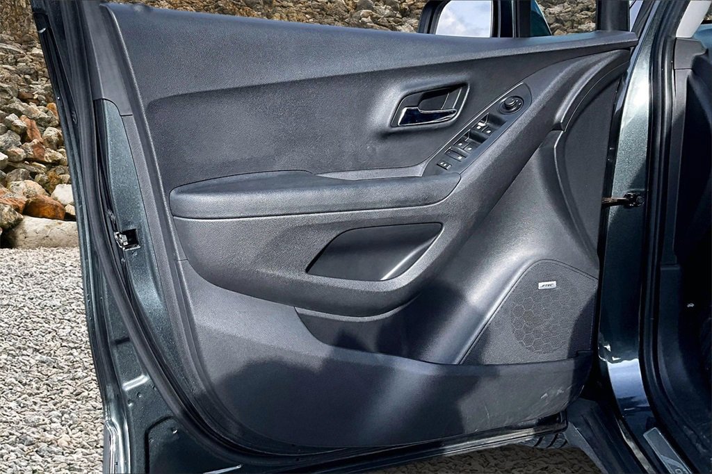 Used 2020 Chevrolet Trax Premier image 21
