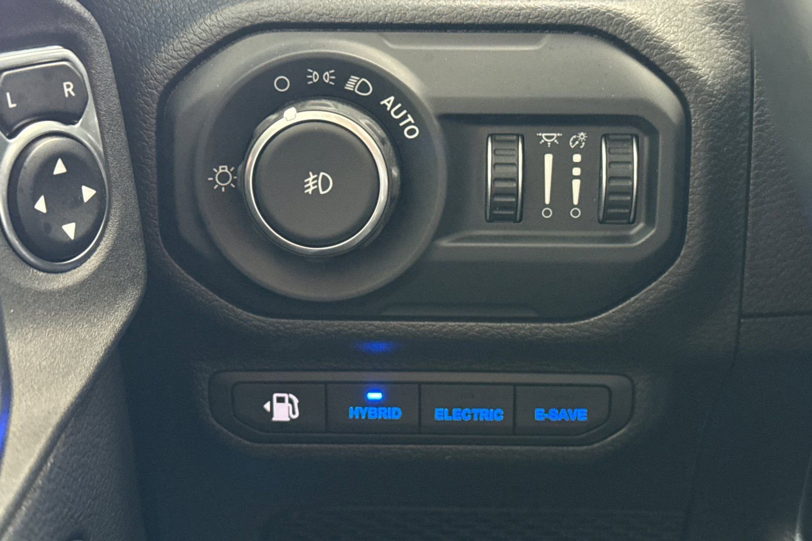 Used 2022 Jeep Wrangler Unlimited Rubicon 4xe w/ Steel Bumper Group image 32