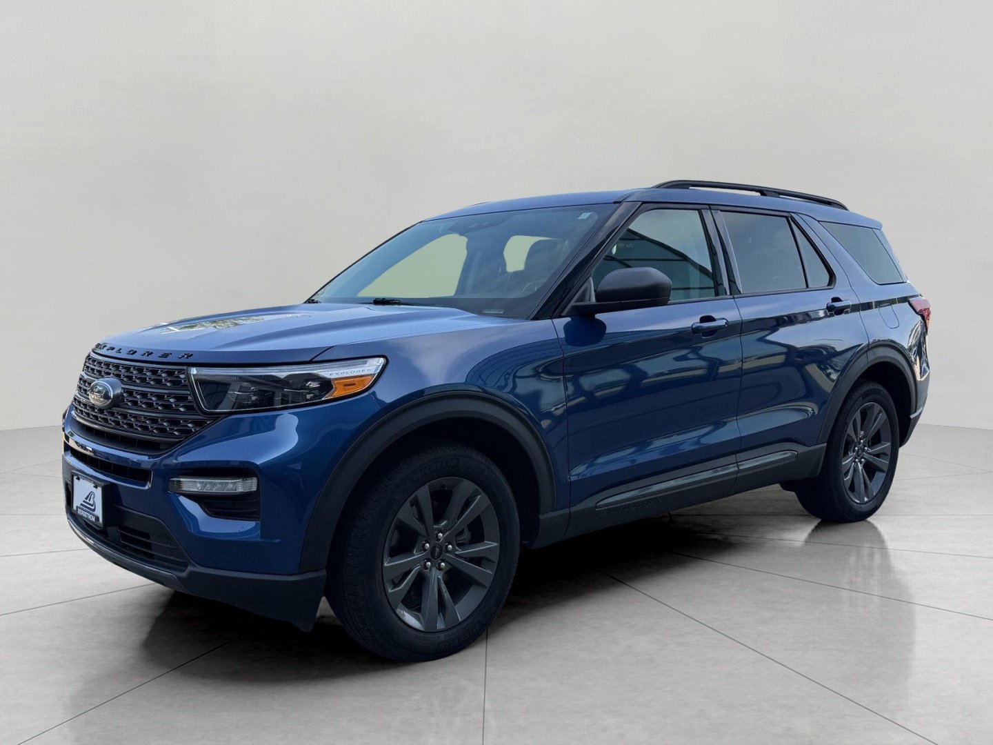 Used 2021 Ford Explorer XLT w/ Equipment Group 202A AWD/4WD image 6