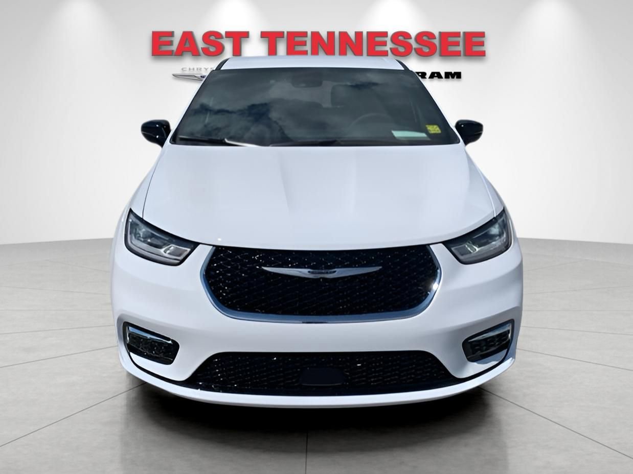 New 2026 Chrysler Pacifica Select image 8