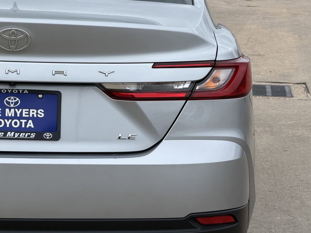 Used 2025 Toyota Camry LE FWD image 9