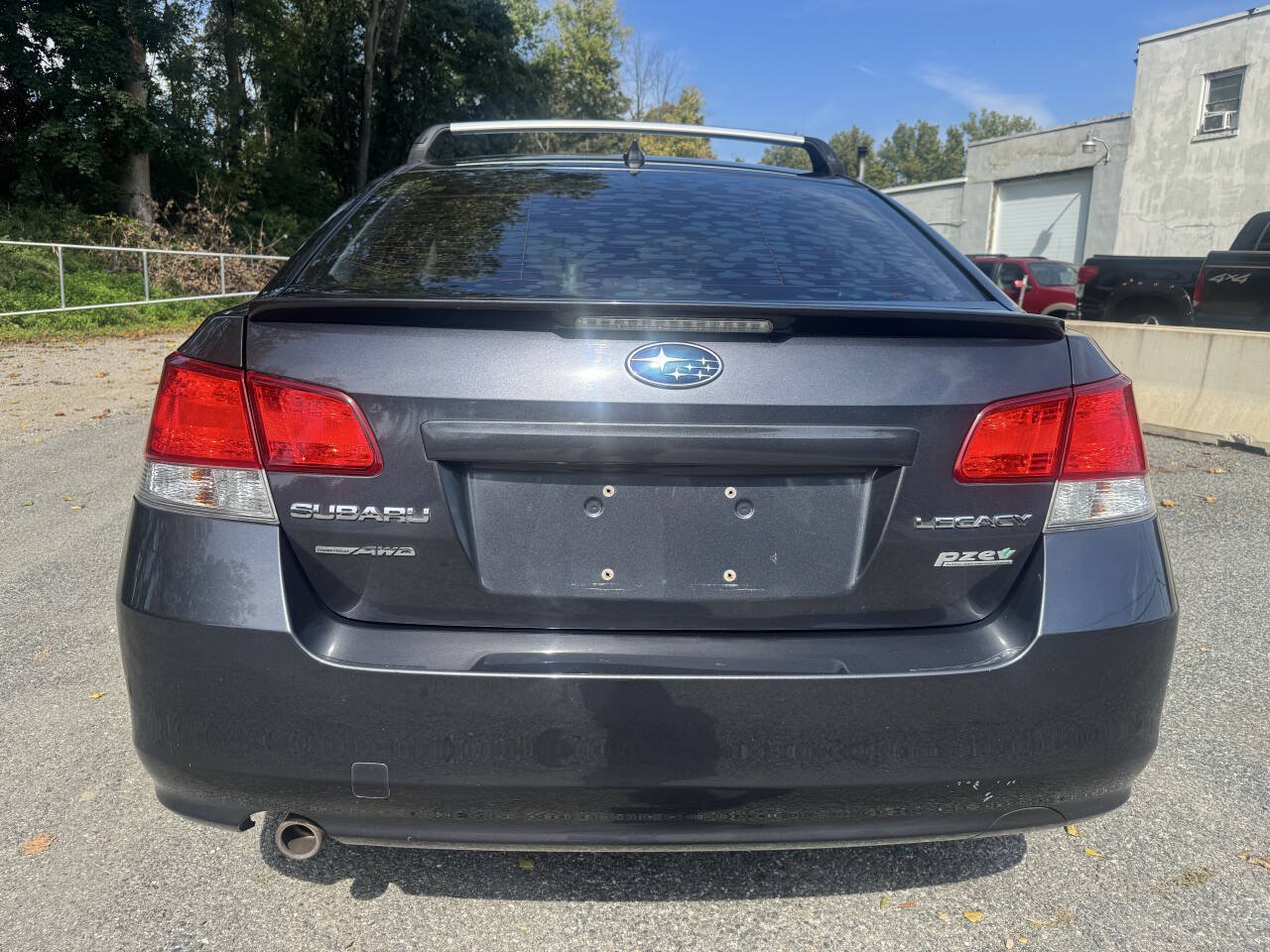 Used 2013 Subaru Legacy 2.5i Premium AWD/4WD image 10