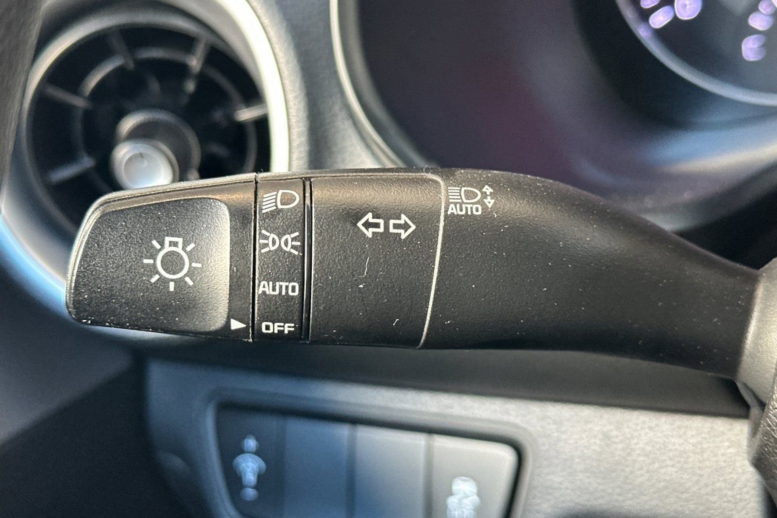 Used 2024 Kia Forte LXS FWD image 35