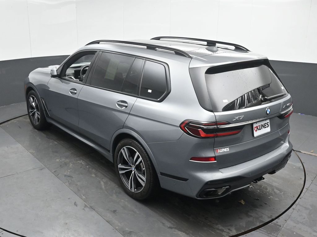 Used 2024 BMW X7 xDrive40i w/ M Sport Package AWD/4WD image 39