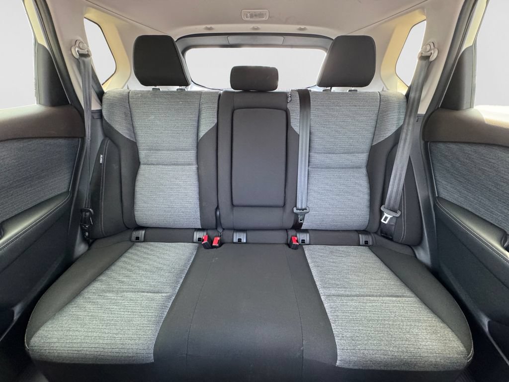 Used 2023 Nissan Rogue SV AWD/4WD image 16