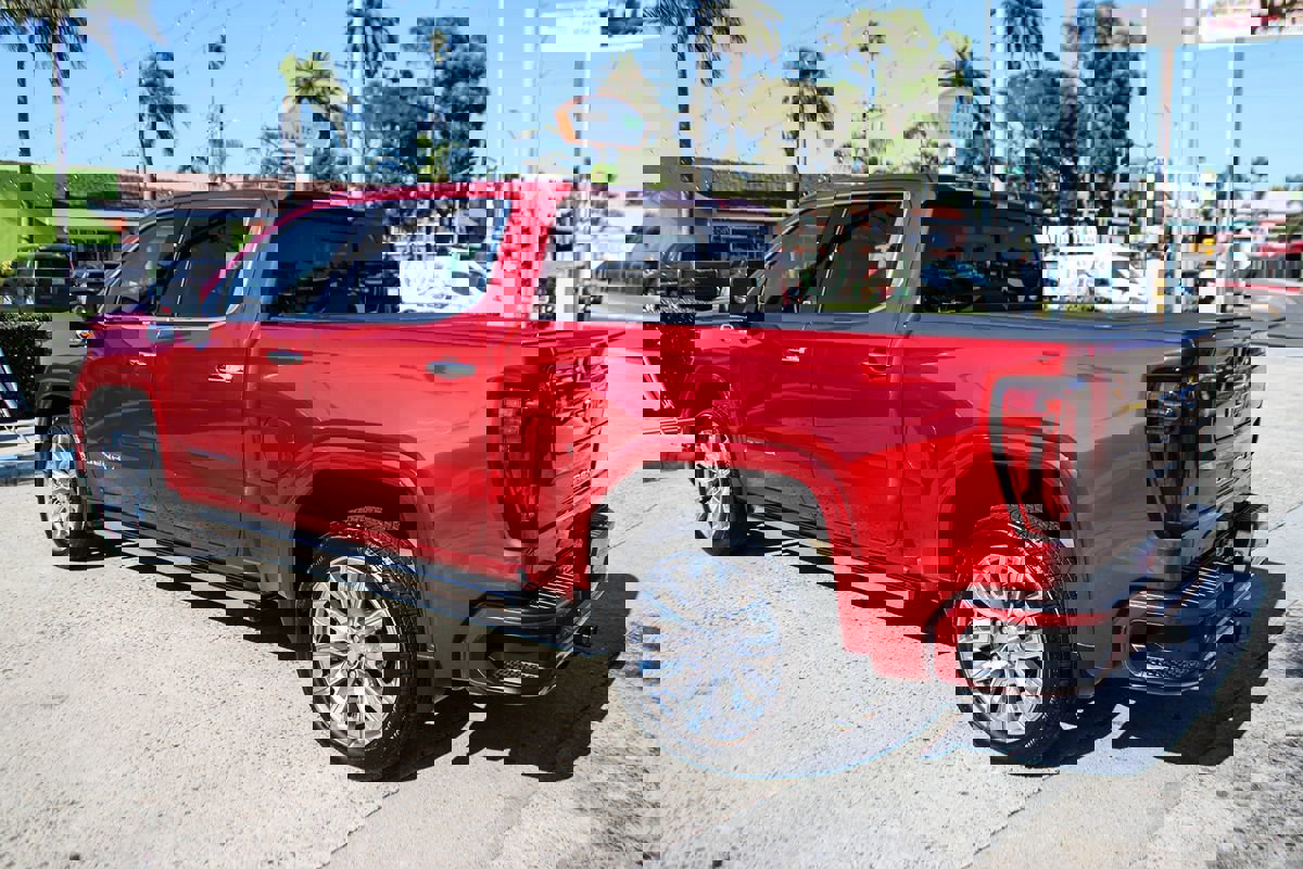 Used 2024 GMC Sierra 1500 Denali w/ Denali Reserve Package image 3