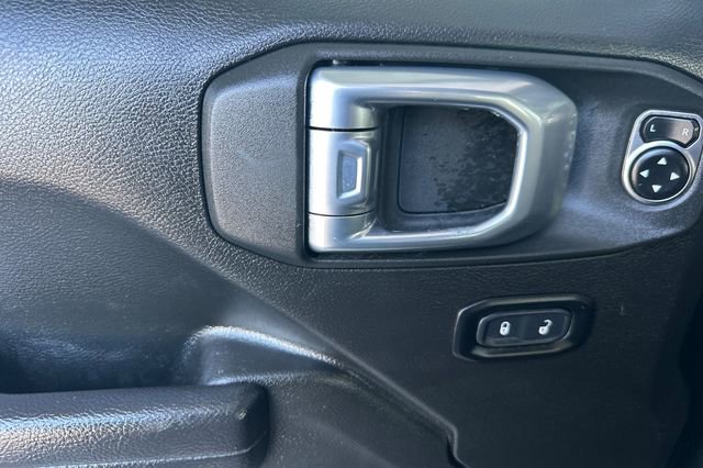 Used 2023 Jeep Wrangler Unlimited Rubicon image 12